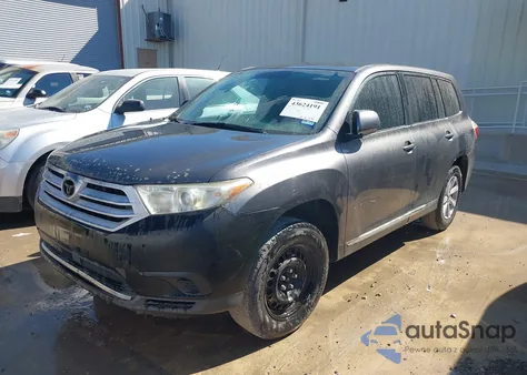 2012 Toyota Highlander Base V6 z USA, uszkodzony, nr VIN 5TDBK3EH8CS097730